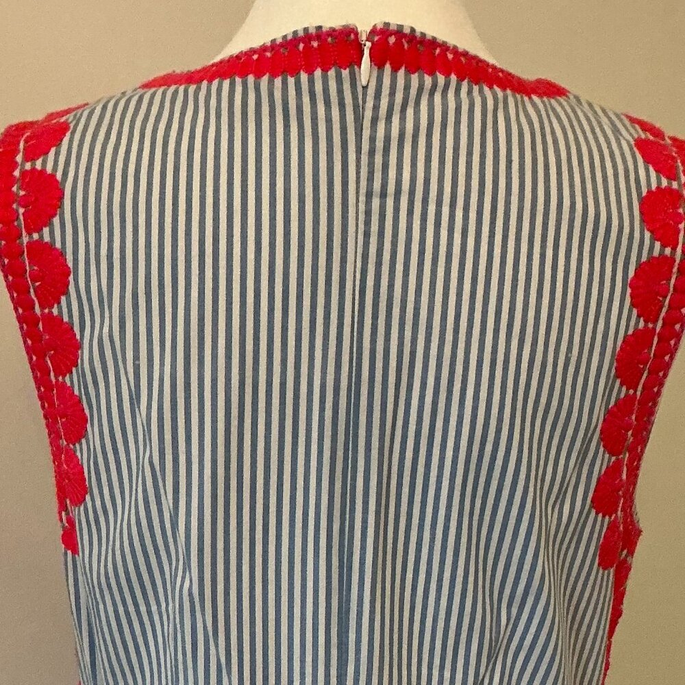 Vineyard Vines sleeveless blue & white strip w/bright pink appliqué - Size 6 - Picture 6 of 9